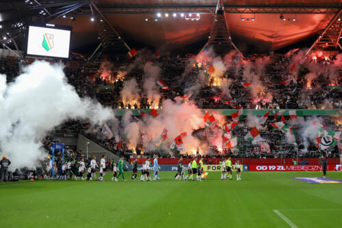 Legia Warszawa - Cracovia 3:2 kibice Legii oprawy oprawa