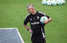 Edward Iordanescu Trening przed meczem z Baník Ostrawa