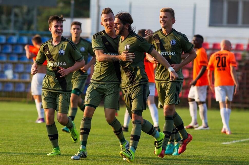 News: Rezerwy: Mecz sąsiadek