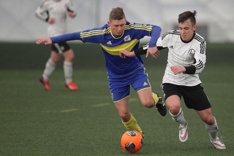 News: Karbowiak wypożyczony do Stomilu