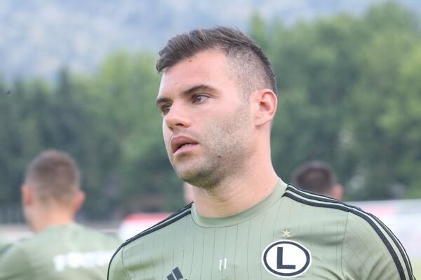 News: Nemanja Nikolić: Moja przyszłość leży w rękach Legii