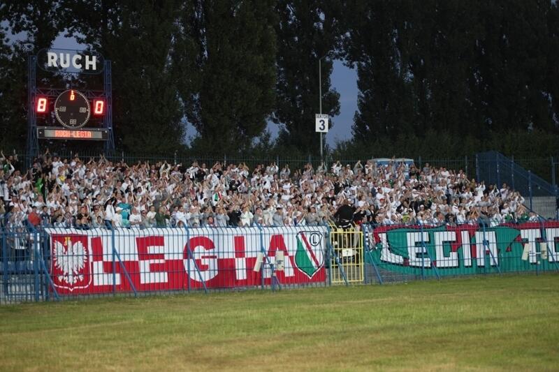 News: Wideo z dopingiem kibiców Legii w Chorzowie