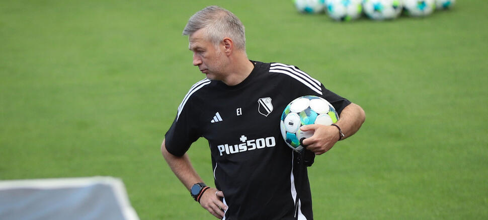 Edward Iordanescu Trening przed meczem z Baník Ostrawa