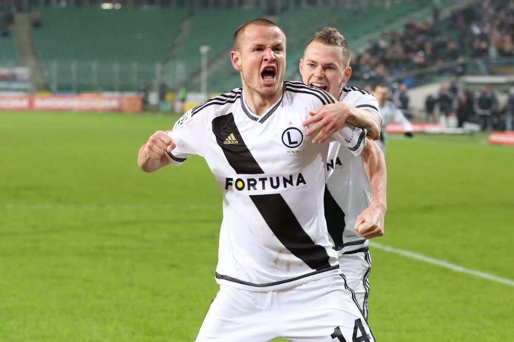 News: 29. urodziny Adama Hlouska