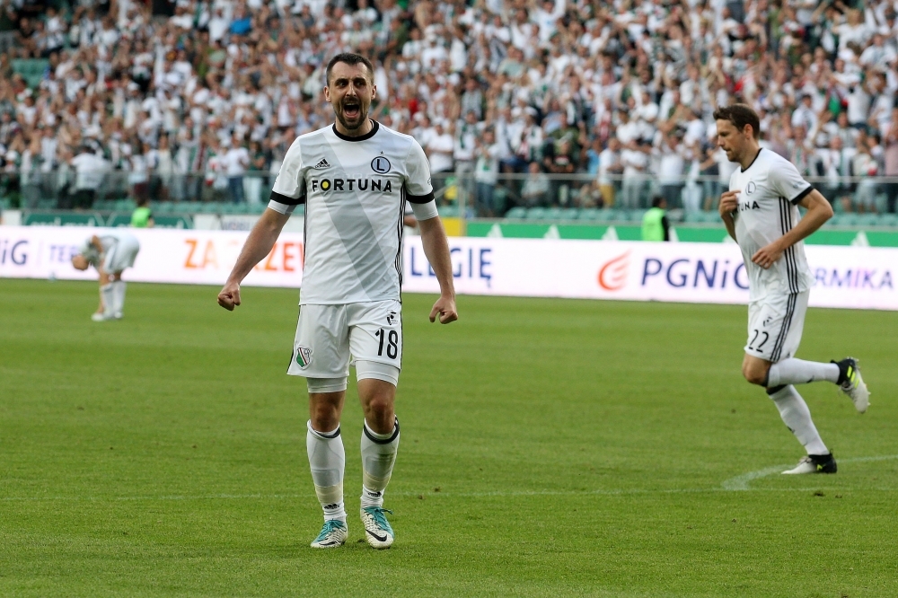 News: Legia - Sandecja 2:0 (0:0) - Wyboista droga do zwycięstwa