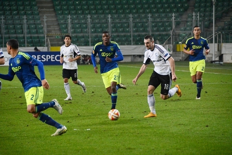 News: LE: Bazoer odchodzi z Ajaksu