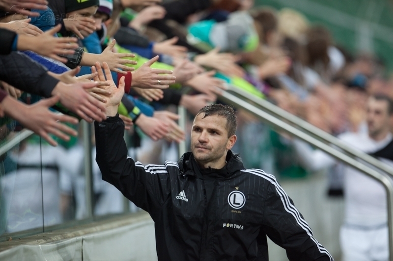 News: Tomasz Brzyski z nową umową