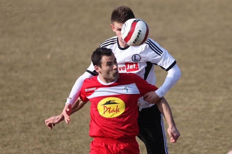 News: Rezerwy: Trzy punkty i pozycja lidera