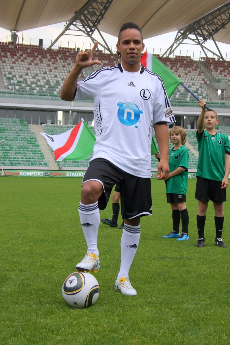 News: Ile Legia zarobi na sprzedaży Manu?