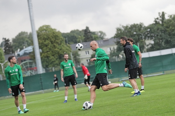 Legia i Cork trenowały przy Łazienkowskiej - wideo