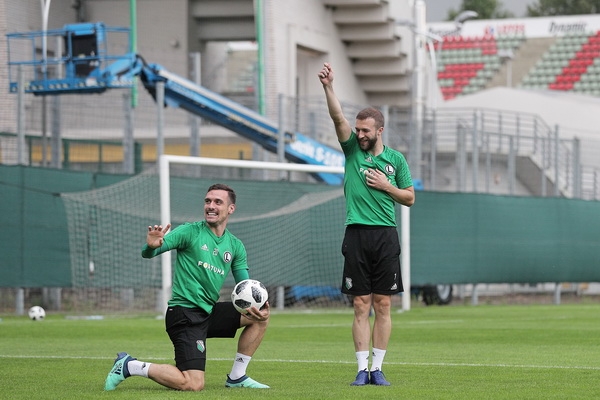 Legia i Cork trenowały przy Łazienkowskiej - wideo