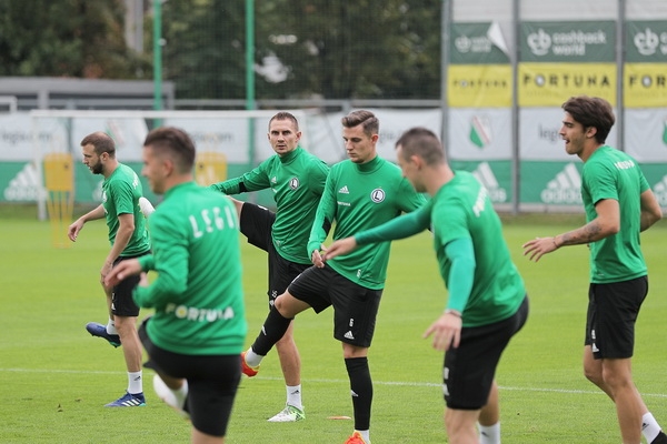 Legia i Cork trenowały przy Łazienkowskiej - wideo