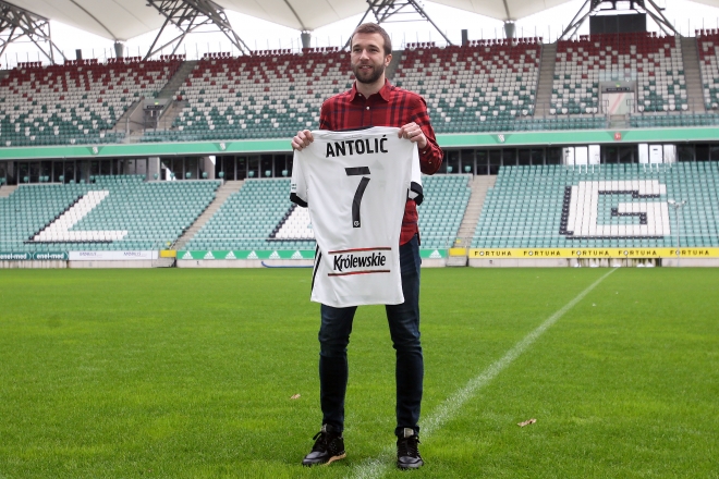 Legia zaprezentowała nowych piłkarzy