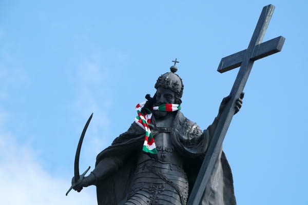Zygmunt III Waza przyozdobiony w barwy Legii