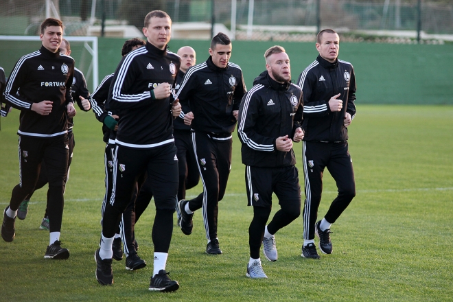 Pierwszy trening piłkarzy Legii w La Mandze - wideo