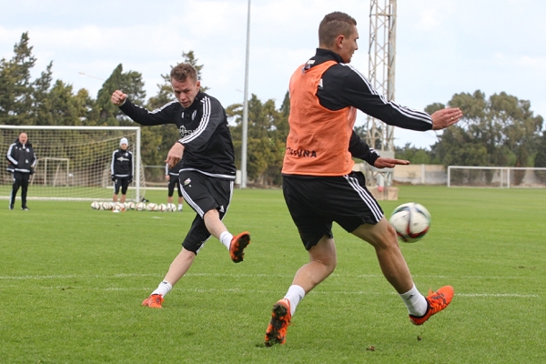 Wietrzny trening Legii - wideo