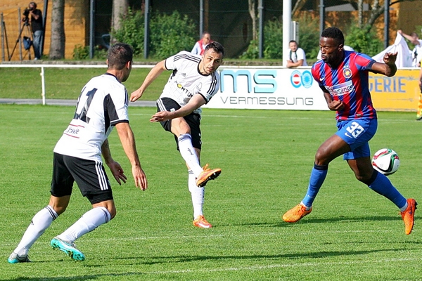 Steaua - Legia 1:1 - Gol Araka, kontuzja Lewczuka