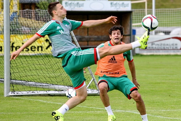 Leogang: Pierwszy trening na boisku (akt. wideo)