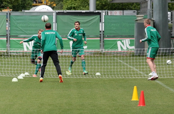 Guilherme wrócił do zajeć, Kosecki zaczął truchtać