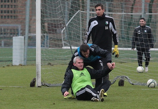 Trening bez Ojamy i Juniora, szpaler dla Kucharczyka