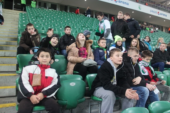 Relacja z wyjazdu dzieci i młodzieży na mecz Legii z Pogonią