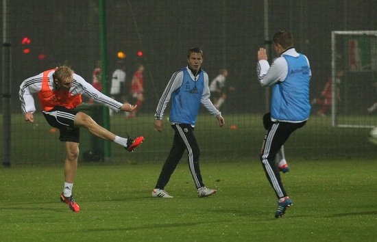 Trening w deszczu, Kosecki i Choto biegali wokół boiska