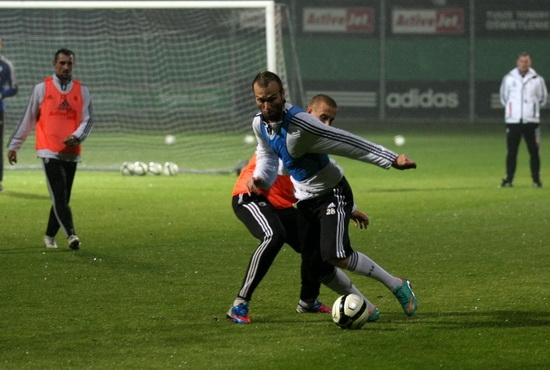 Trening w deszczu, Kosecki i Choto biegali wokół boiska