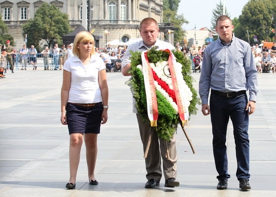 Kibice Legii złożyli wieniec na Grobie Nieznanego Żołnierza