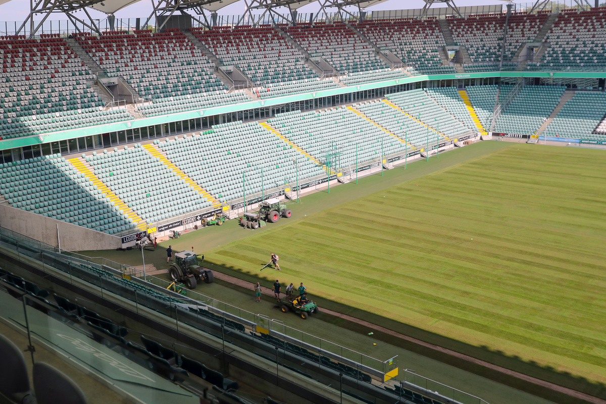 Stadion Łazienkowska 3 - wymiana murawy