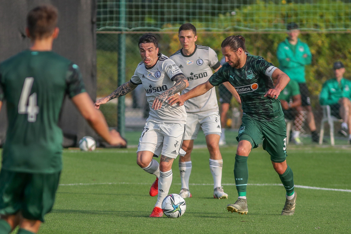 Josue Pesqueira Grzegorz Krychowiak