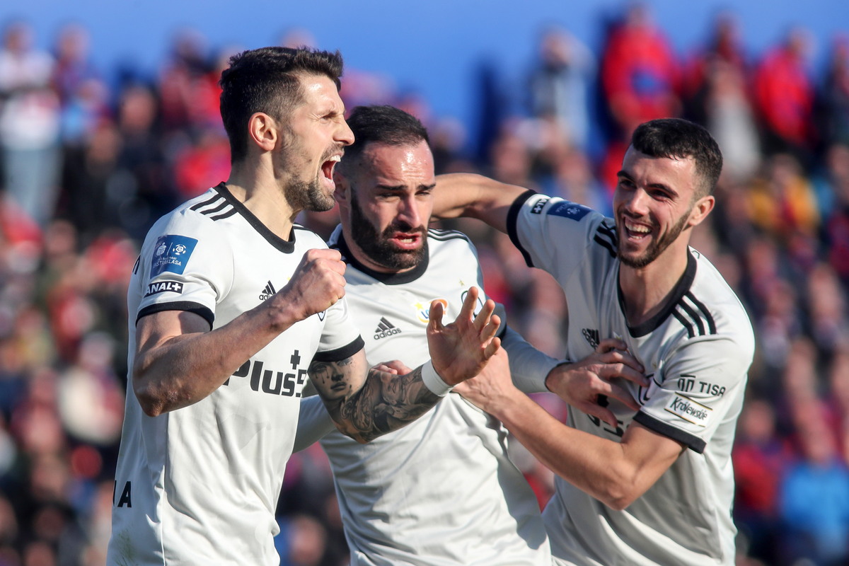 Paweł Wszołek radość Legia Rafael Lopes Jurgen Celhaka