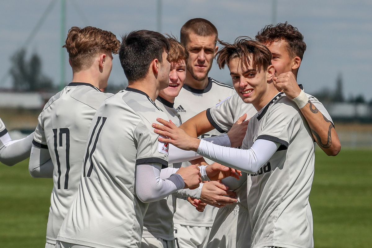 Igor Strzałek Bartosz Widejko radość Legia II