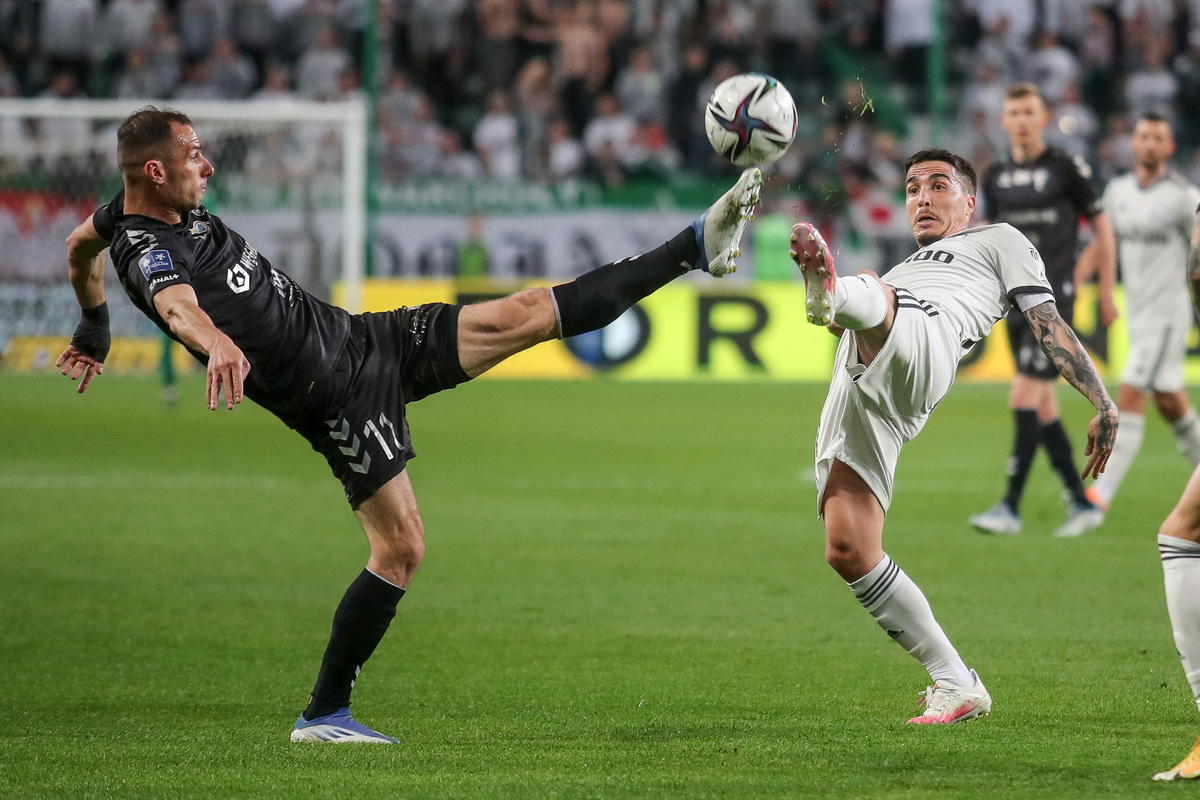 Mateusz Cholewiak Josue Pesqueira