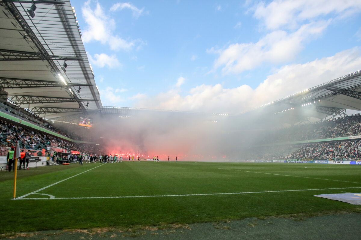 stadion Legii oprawa oprawy kibice