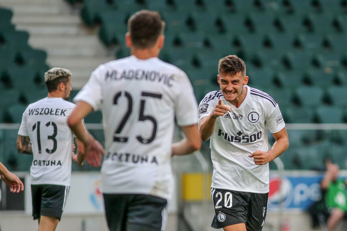 Filip Mladenović Ernest Muci radość