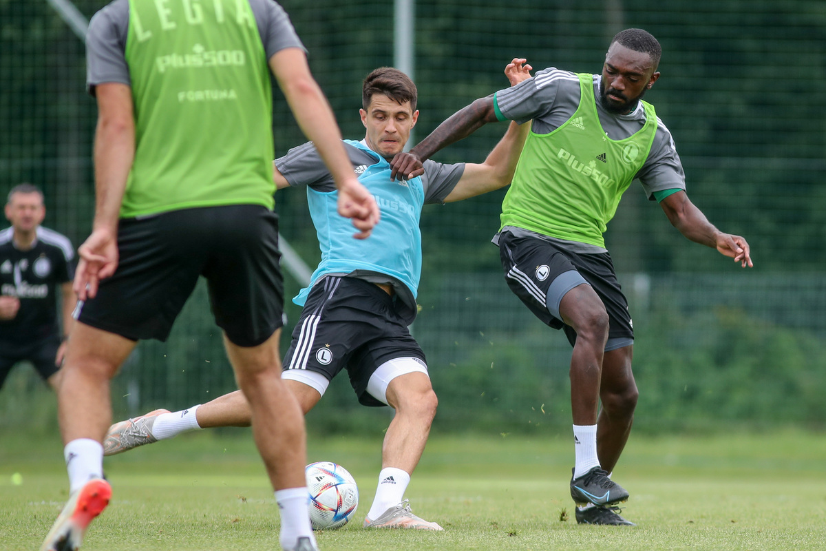 Bartosz Kapustka Esteban Orozco