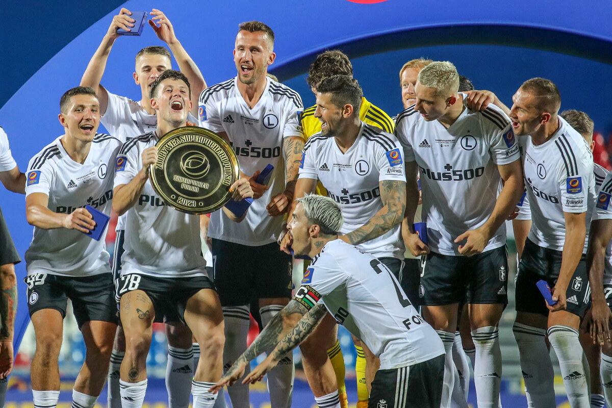 Bartosz Slisz Marc Gual Tomas Pekhart radość Legia Superpuchar Polski