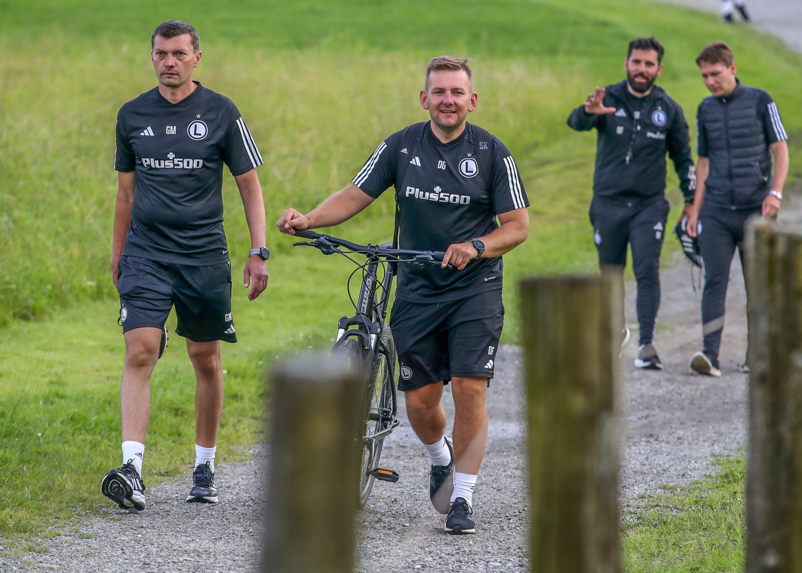 Grzegorz Mokry Dawid Goliński Efektywny środek pola w Austrii