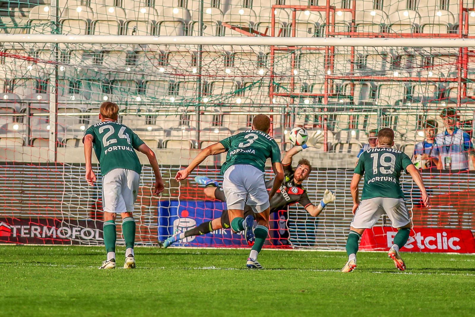 Puszcza Niepołomice - Legia Warszawa 2:2