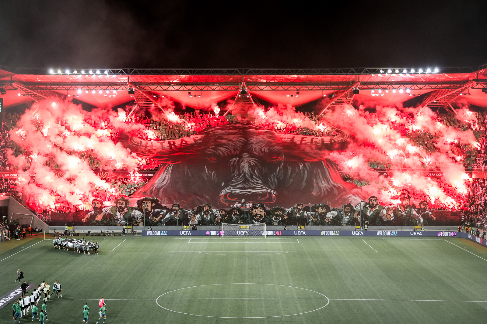 Legia Warszawa - Real Betis 1:0 kibice Legii oprawy oprawa