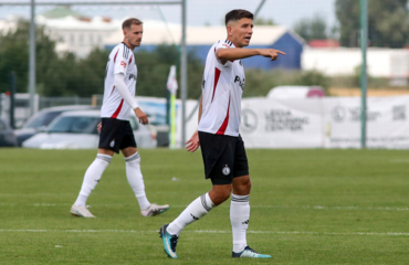 Legia II Warszawa - Warta Sieradz 0:1 Mateusz Możdżeń